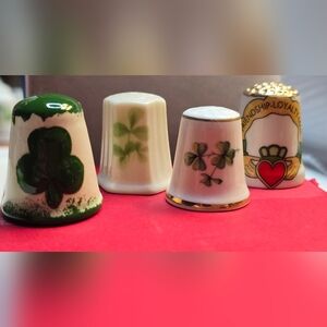 Set of Four Shamrock Thimbles Irland Friendship Loyalty Love Vintage